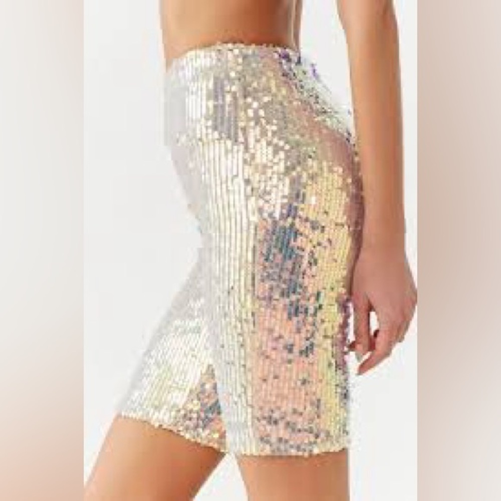 🆕 Forever 21 Size Medium High Rise Sequin Shorts